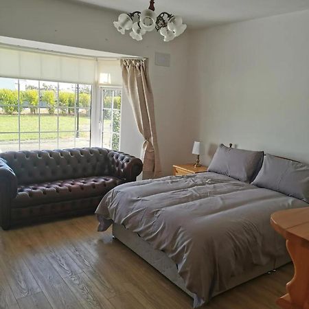 4-Bed House In Rosslare Strand With Swimming Pool Mervyn Екстериор снимка